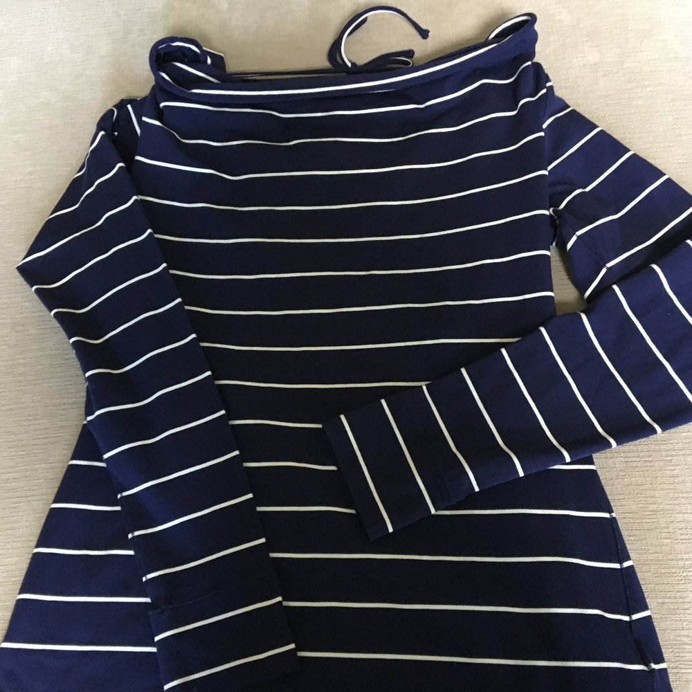 Women's long sleeve top